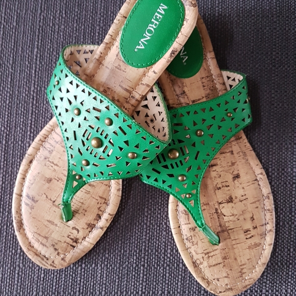 laser cut sandals - Picture 2 of 5